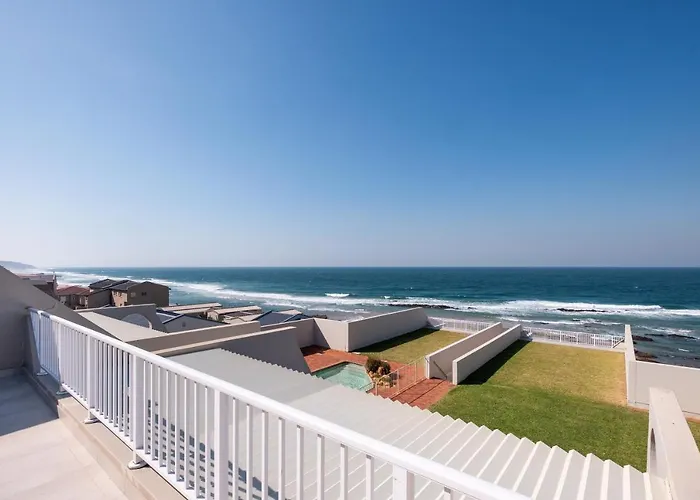 Spacious Beachfront Oasis