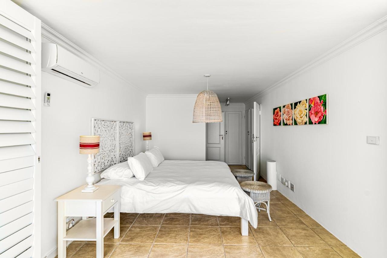 Apartamento Spacious Beachfront Oasis