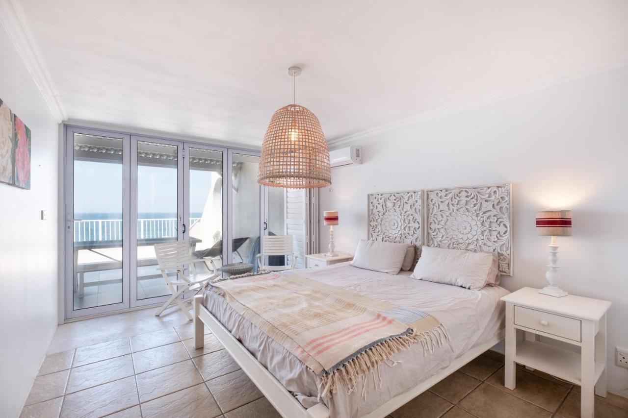 Spacious Beachfront Oasis *