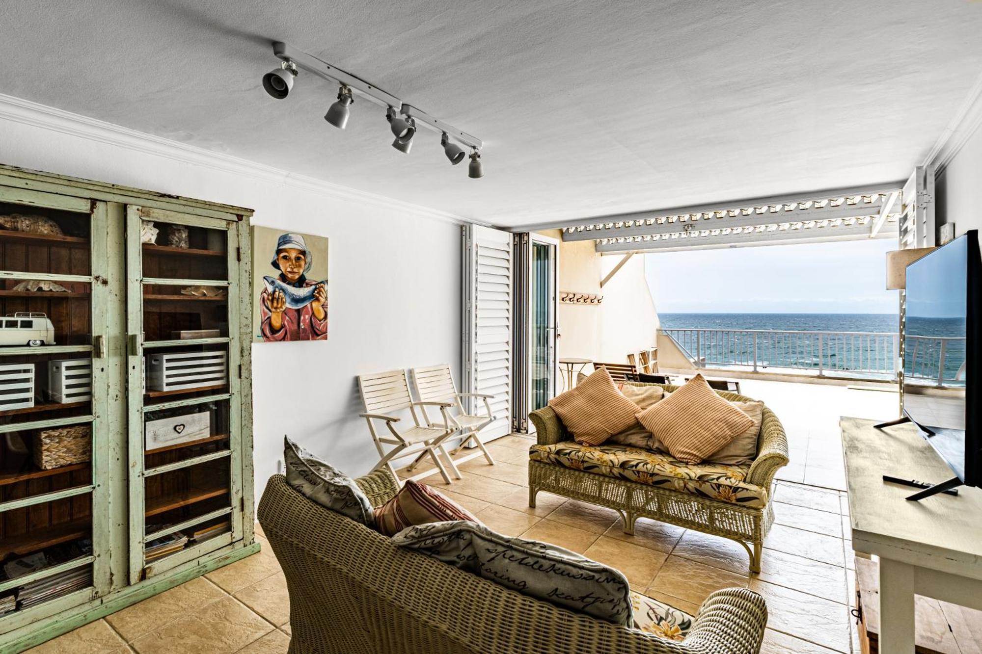 Apartamento Spacious Beachfront Oasis